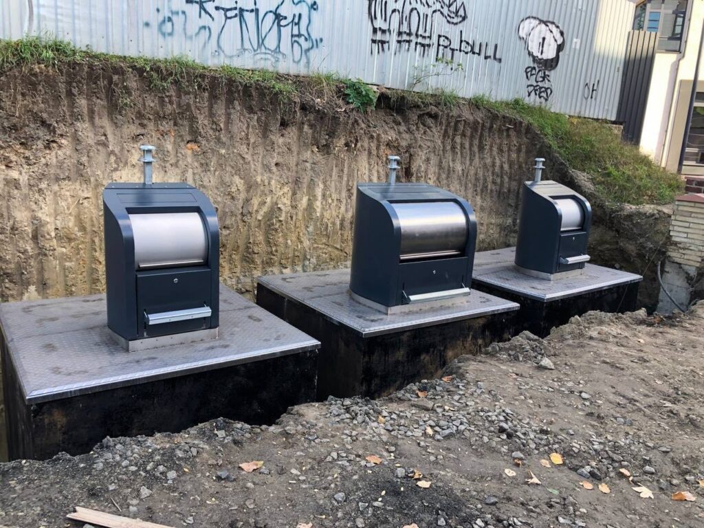 сміттєві контейнеи в Луцьку