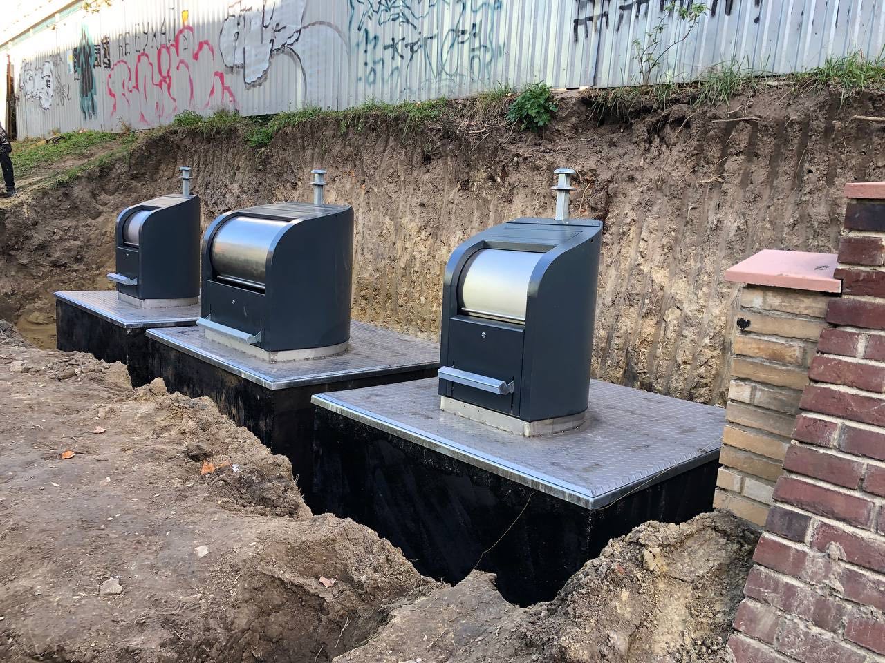 сміттєві контейнеи в Луцьку
