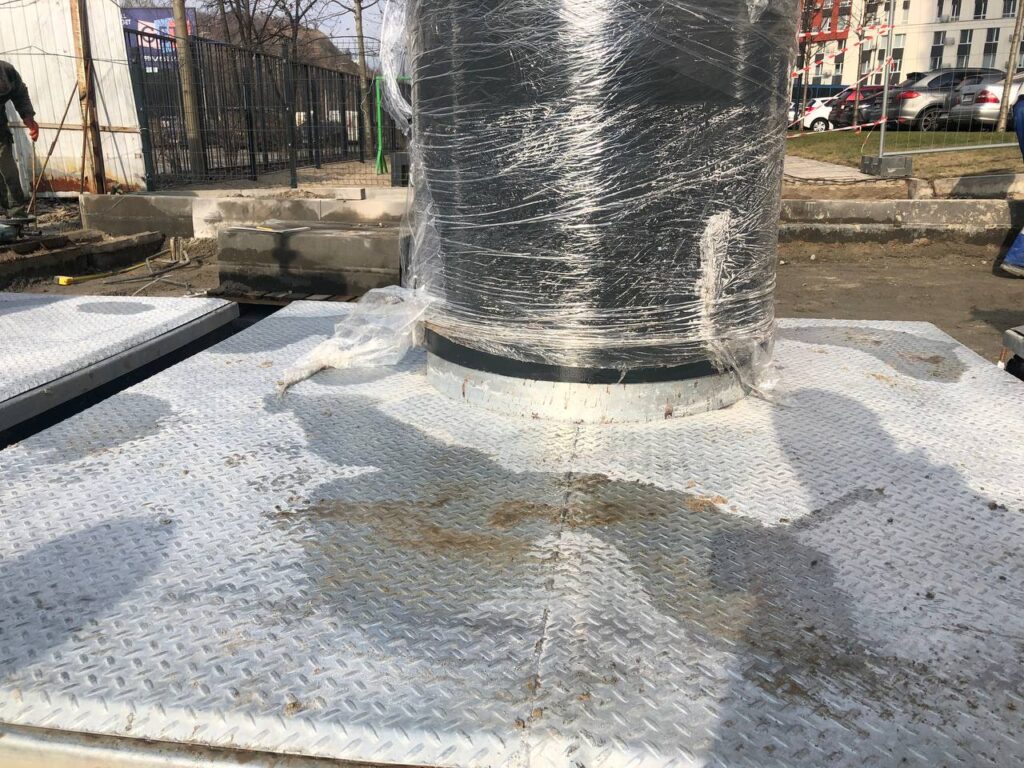 Встановлення підземних сміттєвих контейнерів у «Світло парк»